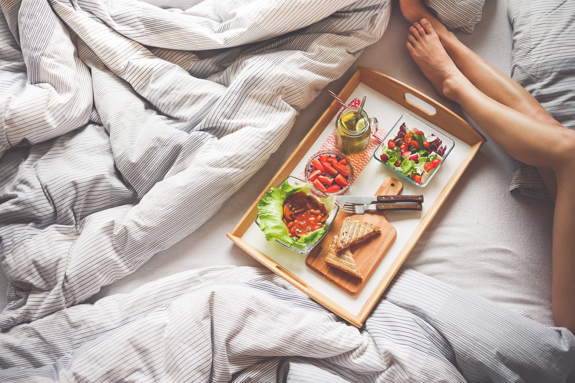 15 common foods to avoid before sleep